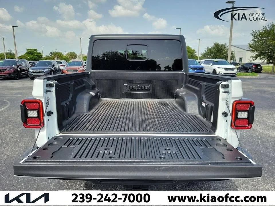 2026 Jeep JT Gladiator - Image 9 of 20