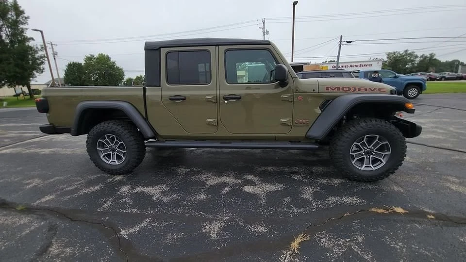 2026 Jeep JT Gladiator - Image 8 of 20
