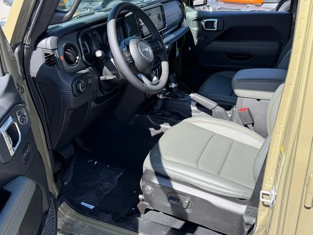 2026 Jeep JT Gladiator - Image 11 of 20