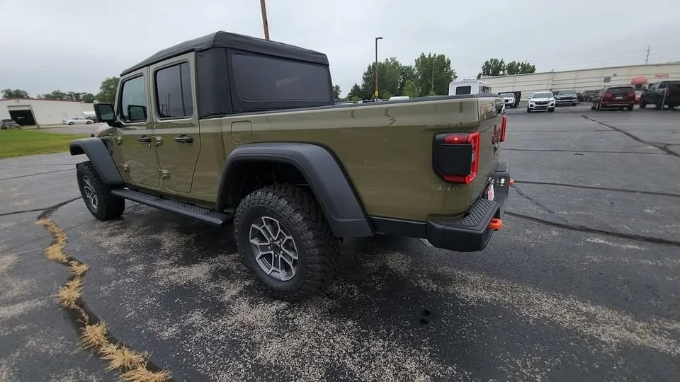 2026 Jeep JT Gladiator - Image 5 of 20