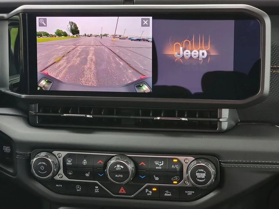 2026 Jeep JT Gladiator - Image 15 of 20
