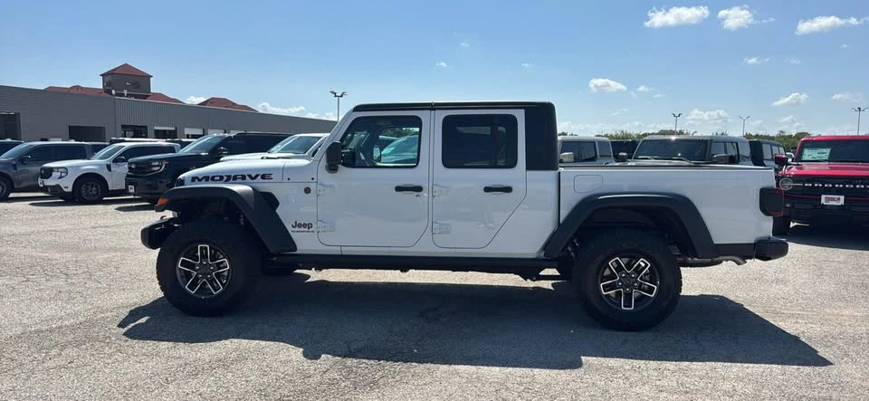 2026 Jeep JT Gladiator - Image 9 of 13