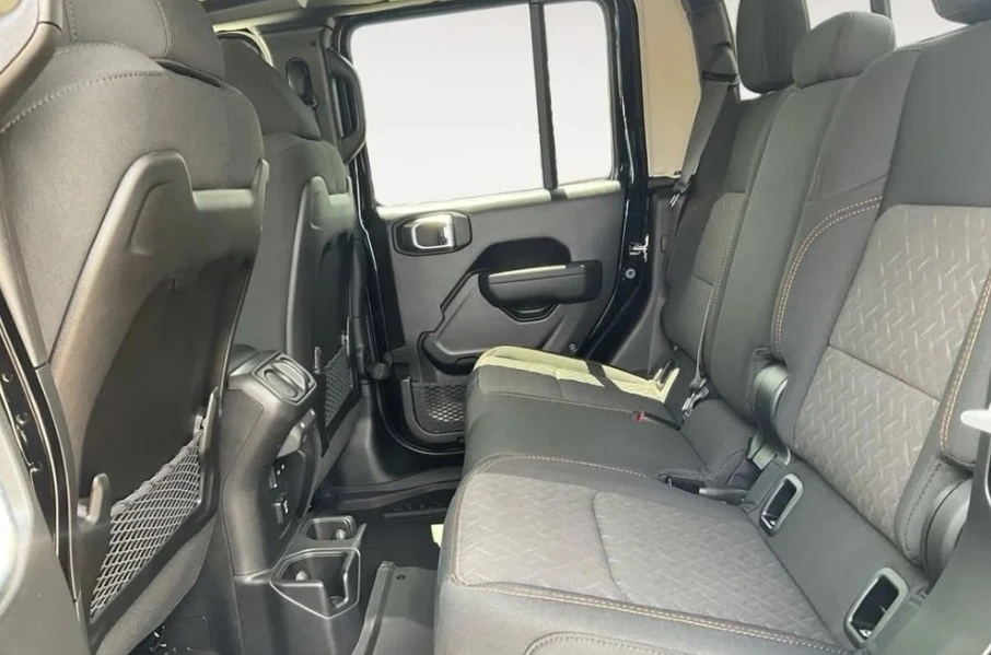 2026 Jeep JT Gladiator - Image 7 of 8