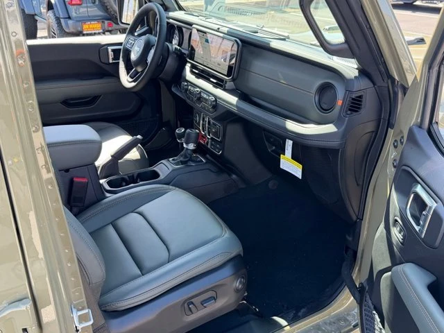 2026 Jeep JT Gladiator - Image 17 of 20