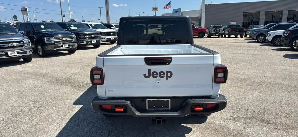 2026 Jeep JT Gladiator - Image 7 of 13