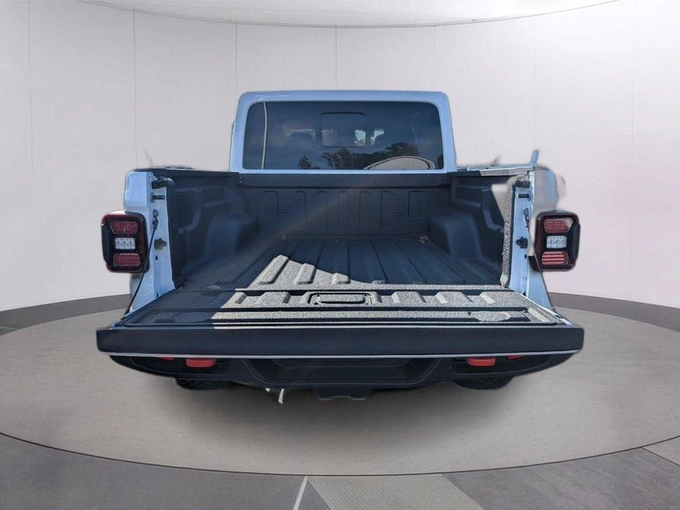 2026 Jeep JT Gladiator - Image 5 of 10