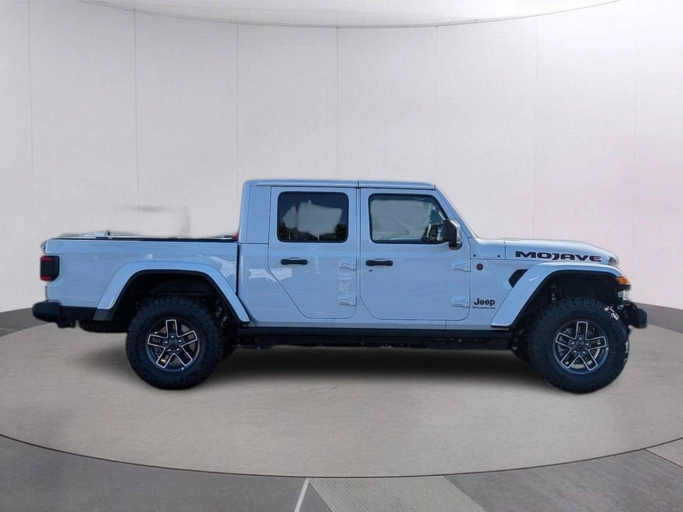 2026 Jeep JT Gladiator - Image 8 of 10