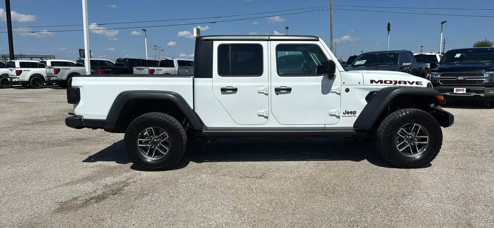 2026 Jeep JT Gladiator - Image 5 of 13