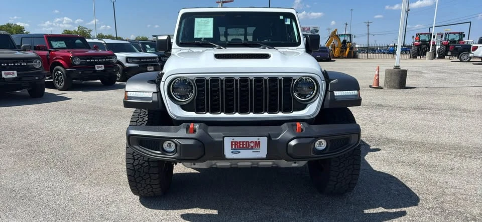 2026 Jeep JT Gladiator - Image 3 of 13