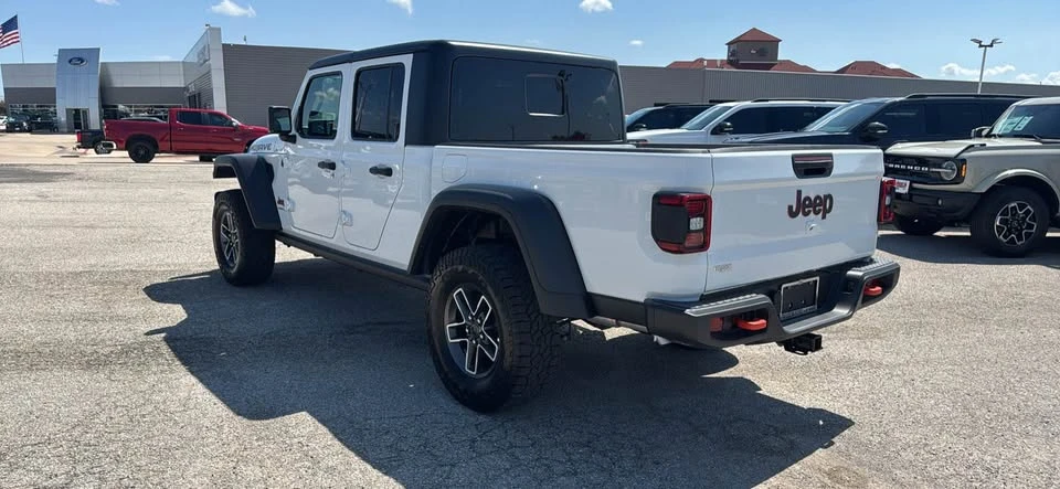 2026 Jeep JT Gladiator - Image 8 of 13