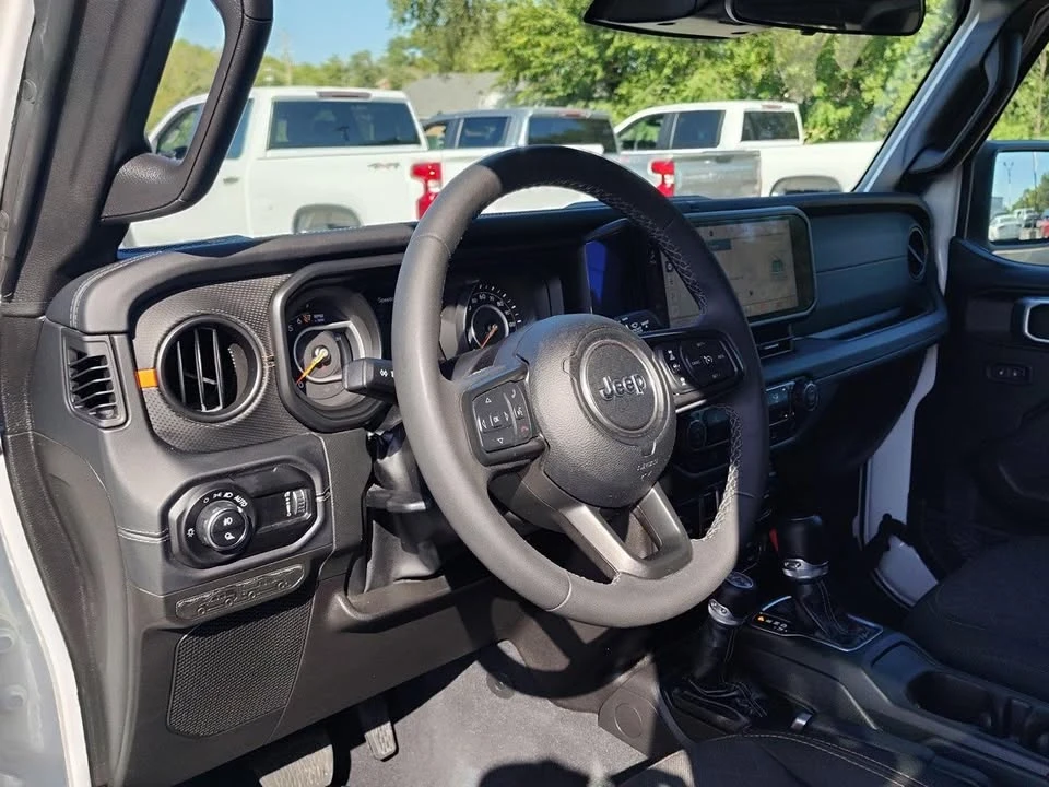 2026 Jeep JT Gladiator - Image 9 of 20