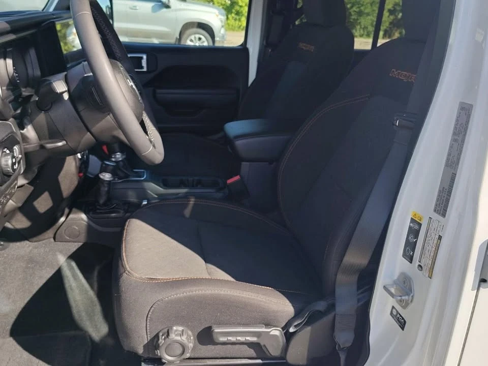 2026 Jeep JT Gladiator - Image 15 of 20