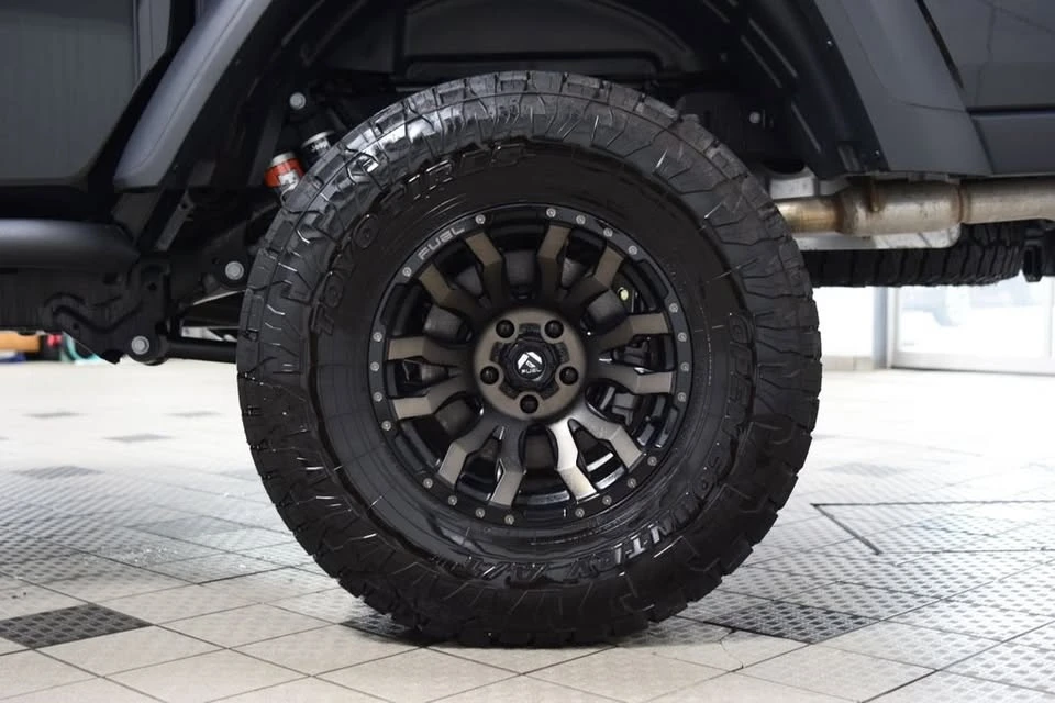 2026 Jeep JT Gladiator - Image 11 of 17
