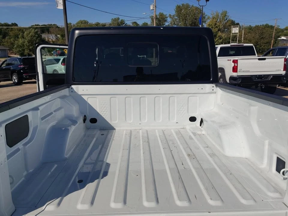 2026 Jeep JT Gladiator - Image 18 of 20