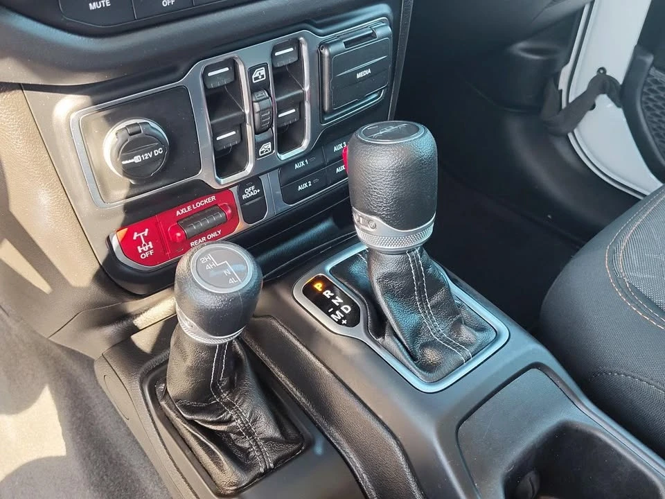 2026 Jeep JT Gladiator - Image 13 of 20
