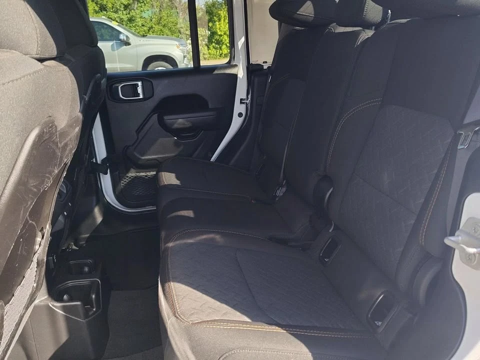 2026 Jeep JT Gladiator - Image 17 of 20
