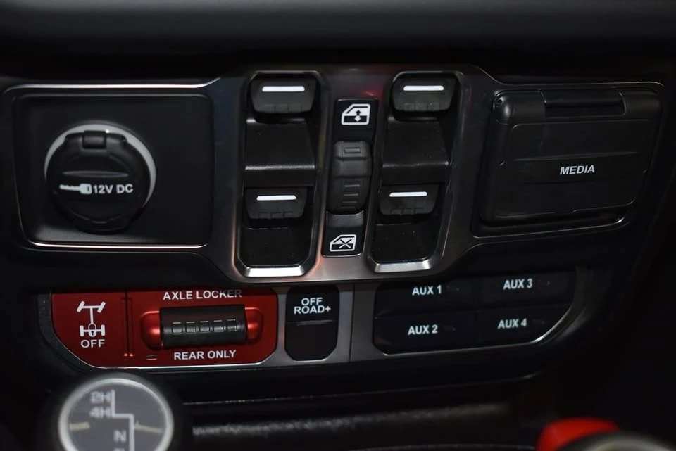 2026 Jeep JT Gladiator - Image 18 of 20