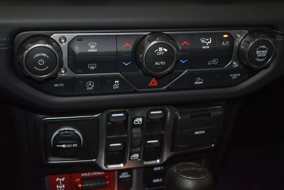 2026 Jeep JT Gladiator - Image 17 of 20