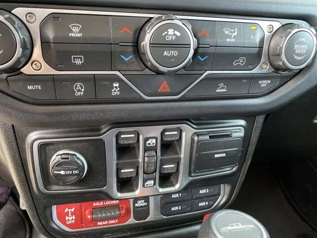 2026 Jeep JT Gladiator - Image 15 of 20
