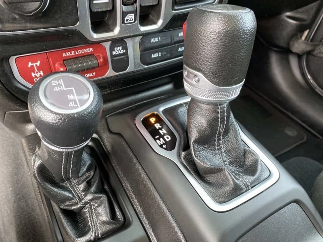 2026 Jeep JT Gladiator - Image 16 of 20