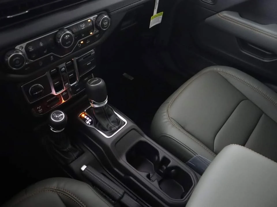 2026 Jeep JT Gladiator - Image 9 of 12