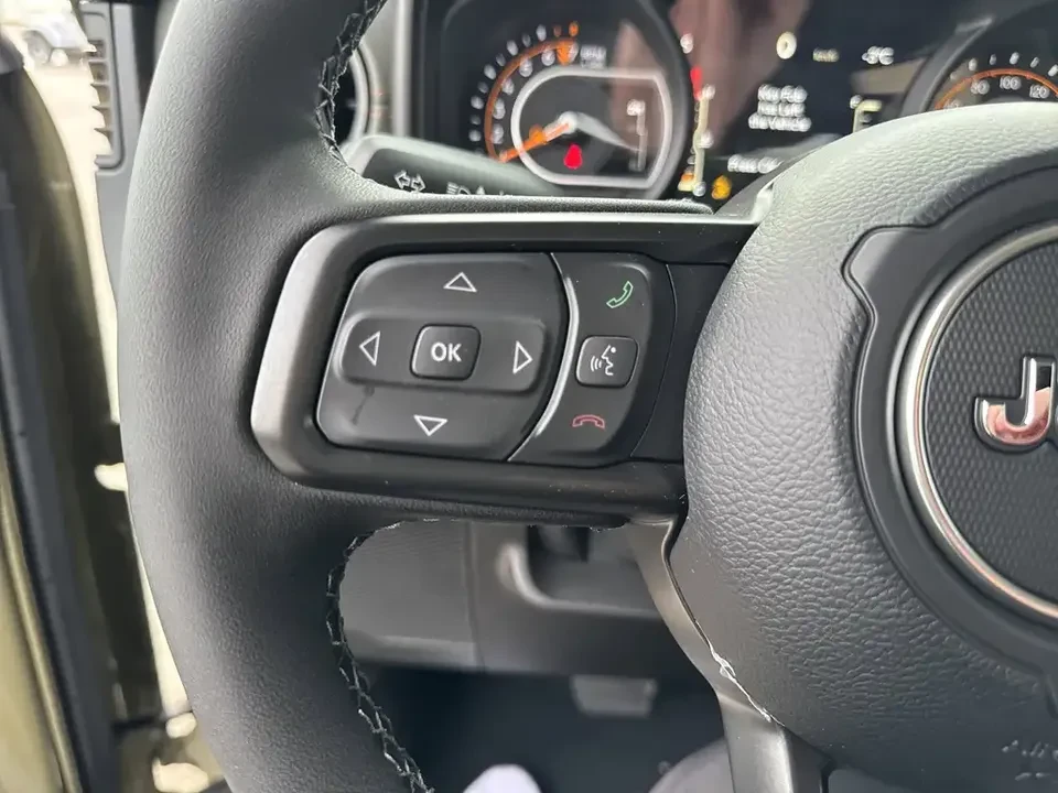 2026 Jeep JT Gladiator - Image 13 of 19
