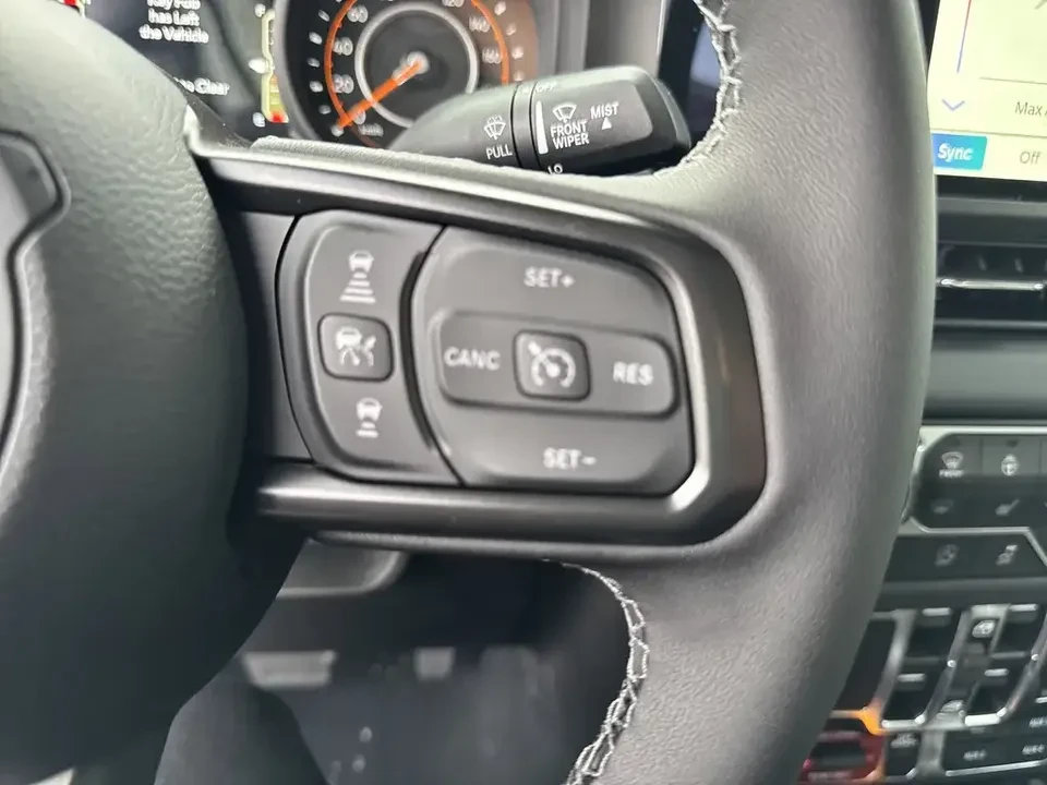 2026 Jeep JT Gladiator - Image 14 of 19