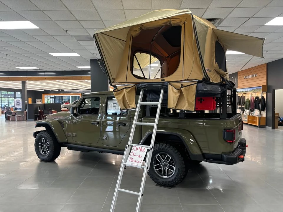 2026 Jeep JT Gladiator - Image 2 of 9