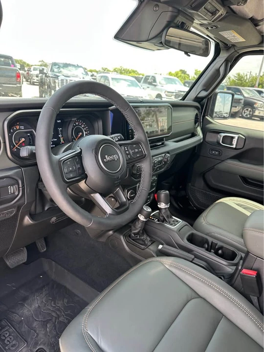 2026 Jeep JT Gladiator - Image 9 of 12