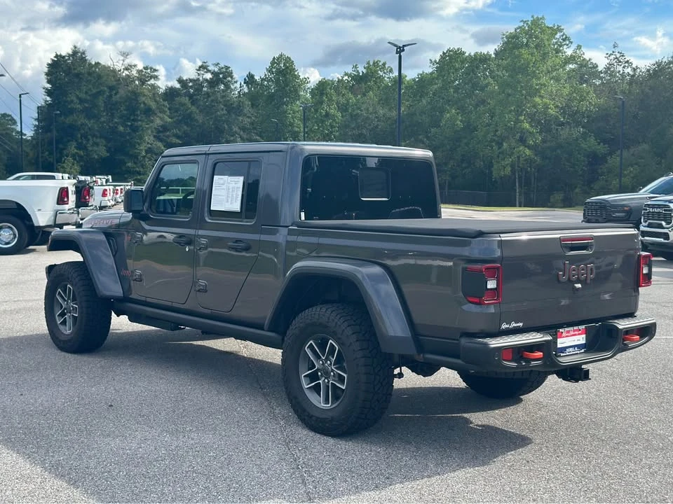 2026 Jeep JT Gladiator - Image 5 of 11