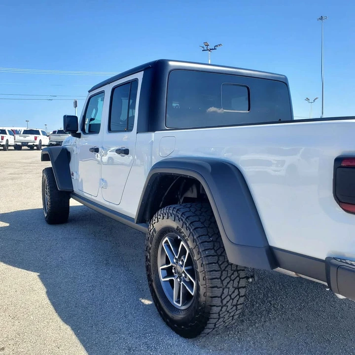2026 Jeep JT Gladiator - Image 6 of 13