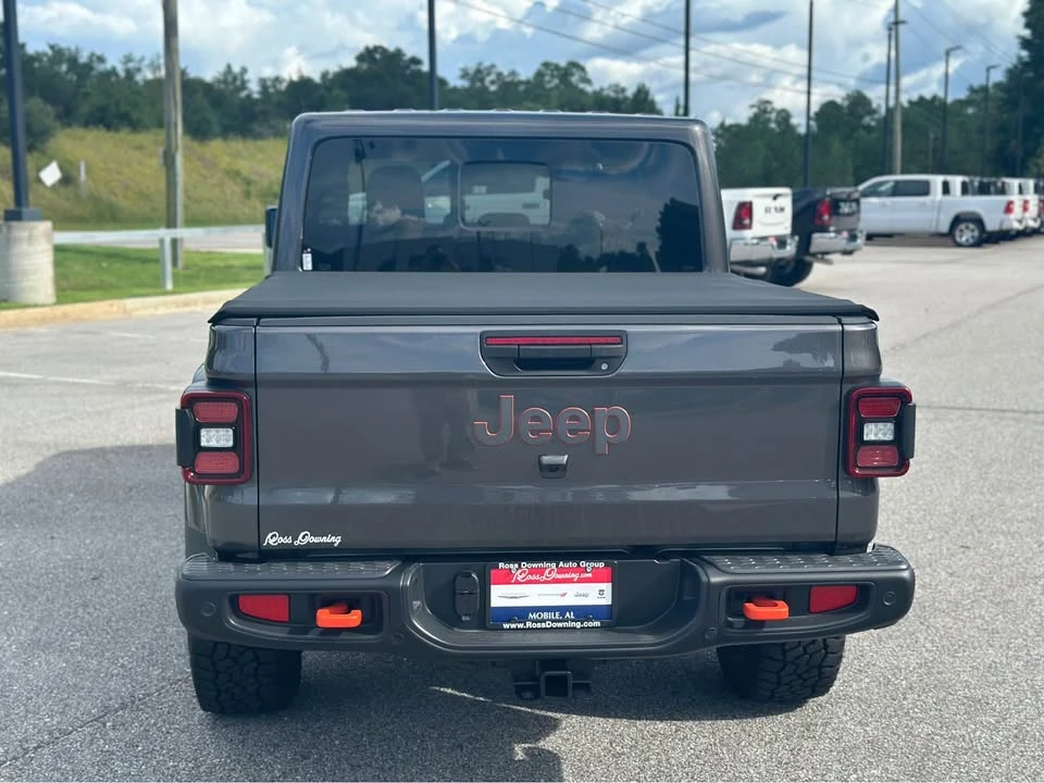 2026 Jeep JT Gladiator - Image 9 of 11