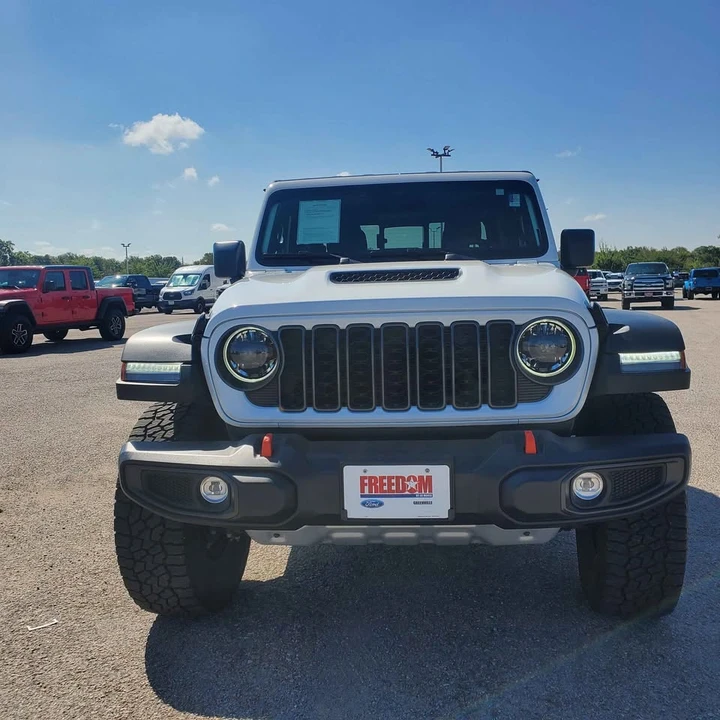 2026 Jeep JT Gladiator - Image 2 of 13