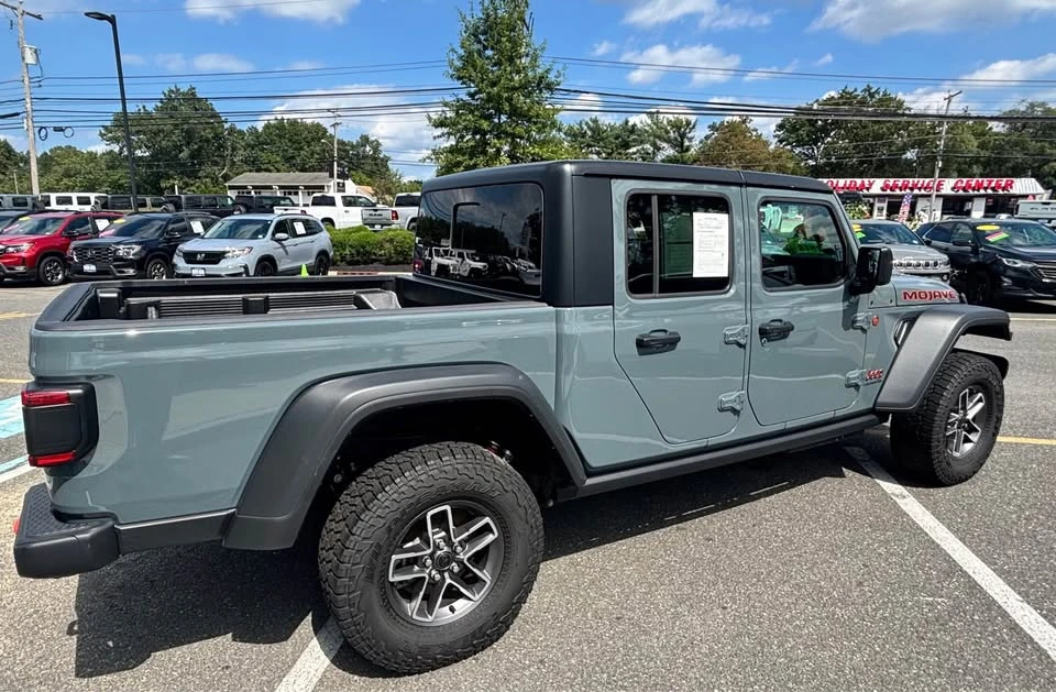 2026 Jeep JT Gladiator - Image 4 of 10