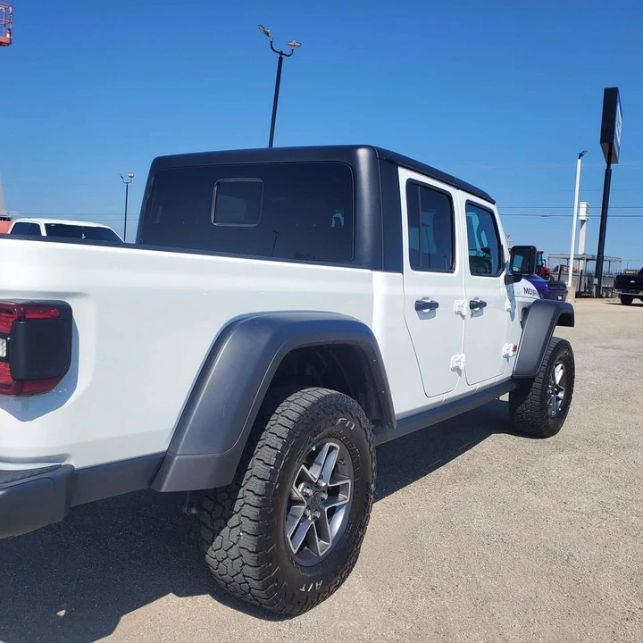 2026 Jeep JT Gladiator - Image 4 of 13