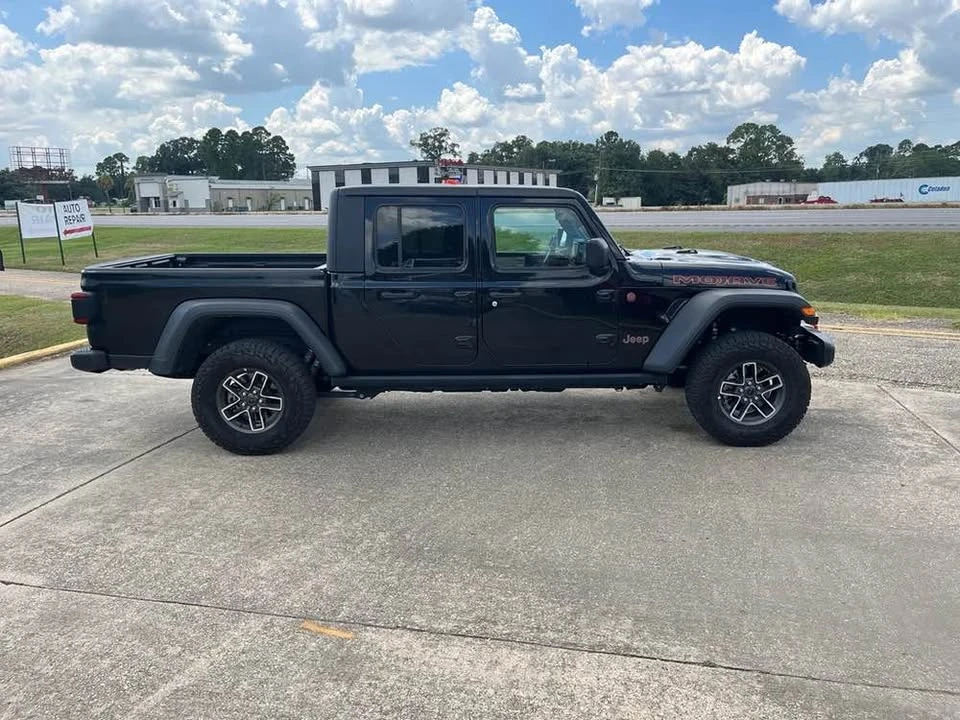 2026 Jeep JT Gladiator - Image 4 of 14