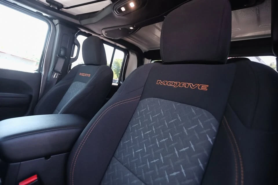 2026 Jeep JT Gladiator - Image 11 of 19