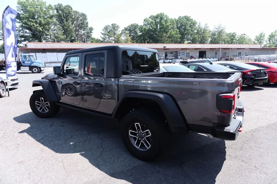 2026 Jeep JT Gladiator - Image 5 of 19