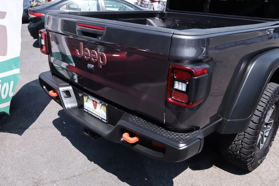 2026 Jeep JT Gladiator - Image 16 of 19