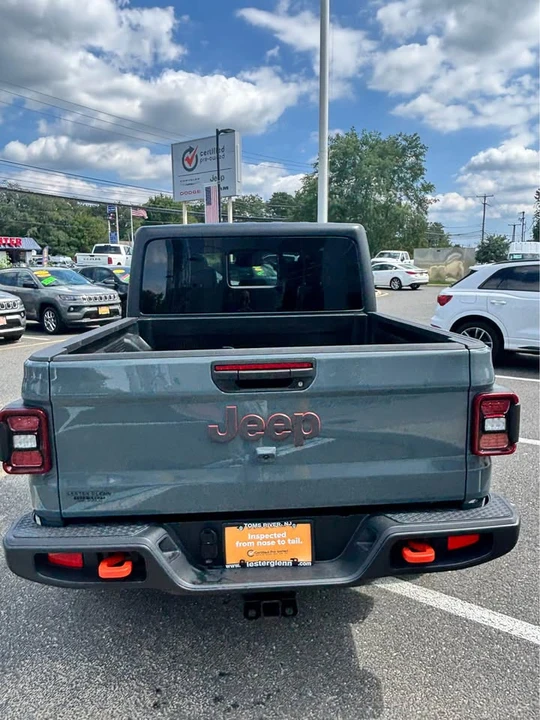 2026 Jeep JT Gladiator - Image 3 of 10