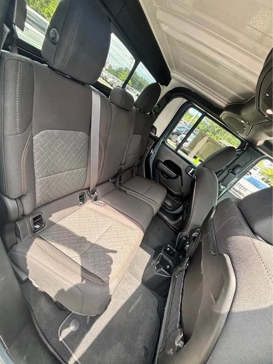 2026 Jeep JT Gladiator - Image 9 of 10