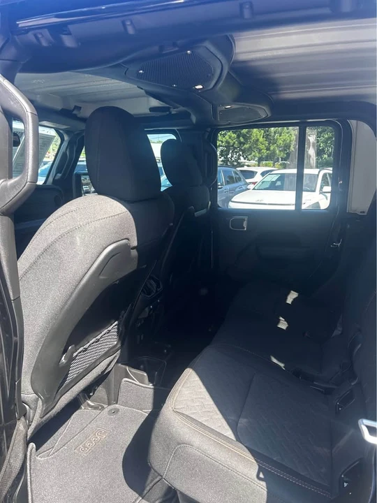 2026 Jeep JT Gladiator - Image 14 of 15