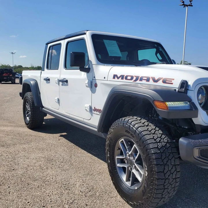 2026 Jeep JT Gladiator - Image 3 of 13