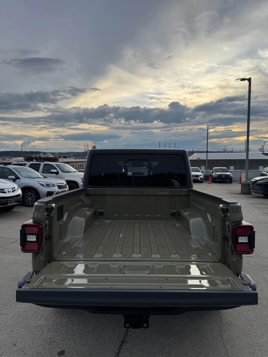 2026 Jeep JT Gladiator - Image 9 of 14
