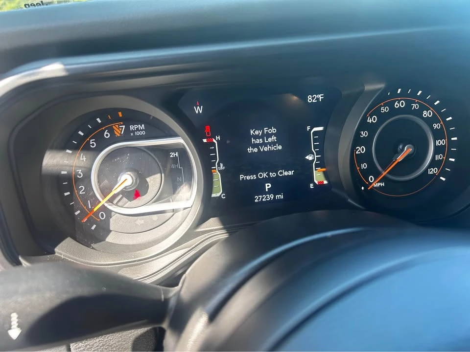 2026 Jeep JT Gladiator - Image 11 of 15