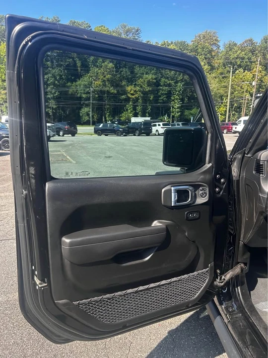 2026 Jeep JT Gladiator - Image 8 of 15