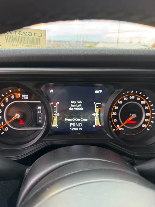 2026 Jeep JT Gladiator - Image 13 of 14
