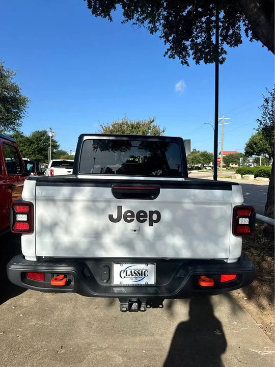 2026 Jeep JT Gladiator - Image 4 of 4