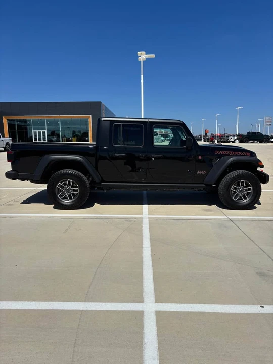 2026 Jeep JT Gladiator - Image 4 of 13