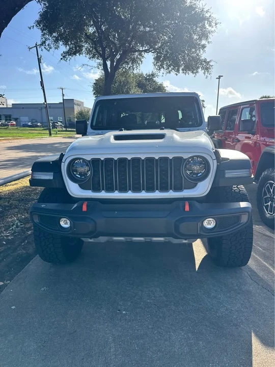 2026 Jeep JT Gladiator - Image 2 of 4